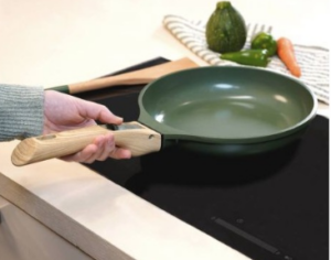 L&rsquo;INCROYABLE POÊLE COLORIS VERT FOUGERE 24CM