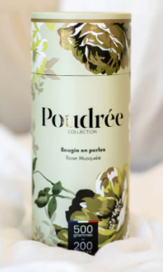 BOUGIE POUDRÉE HÉRITAGE – ROSE MUSQUÉE